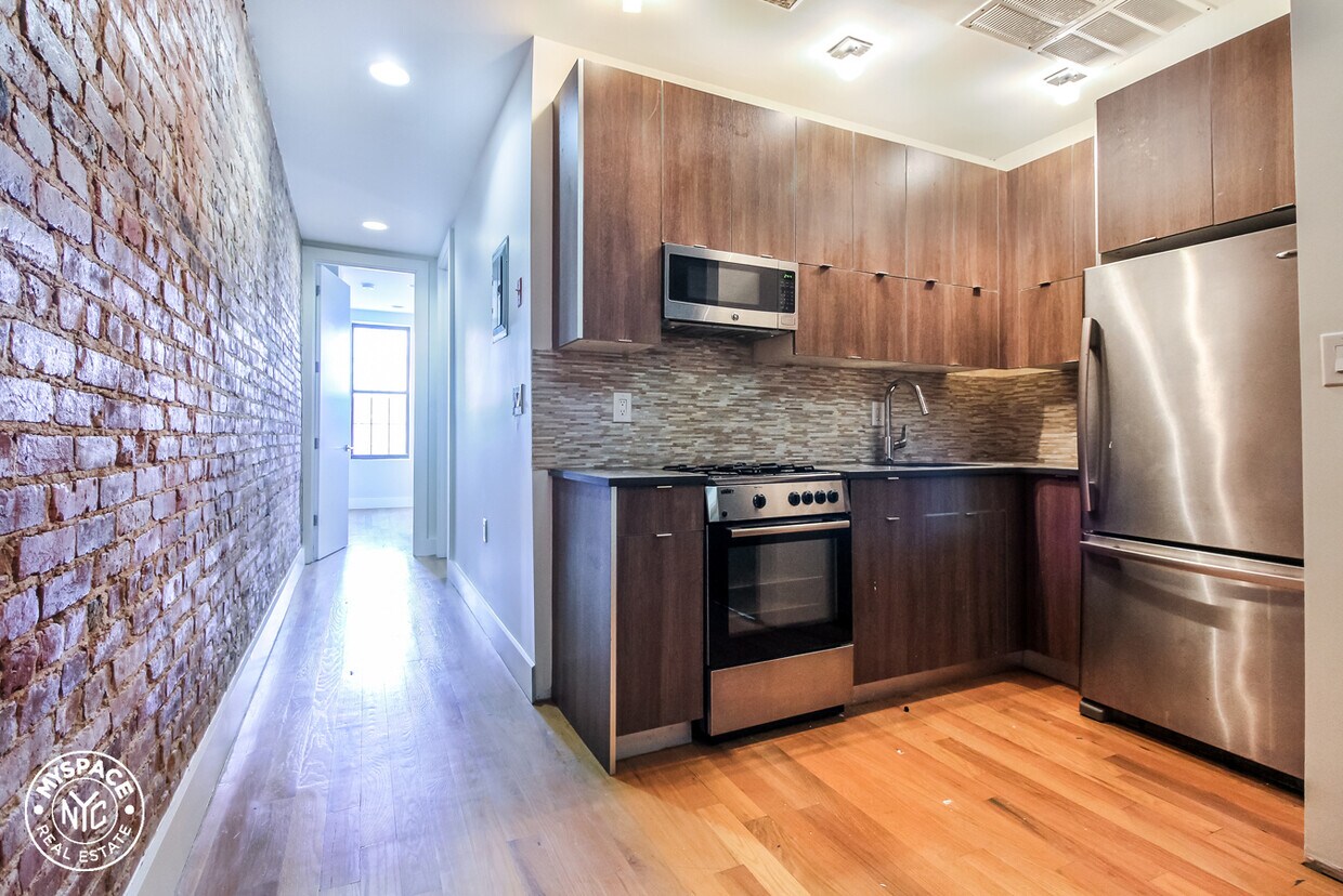Primary Photo - 17-15 Greene Ave