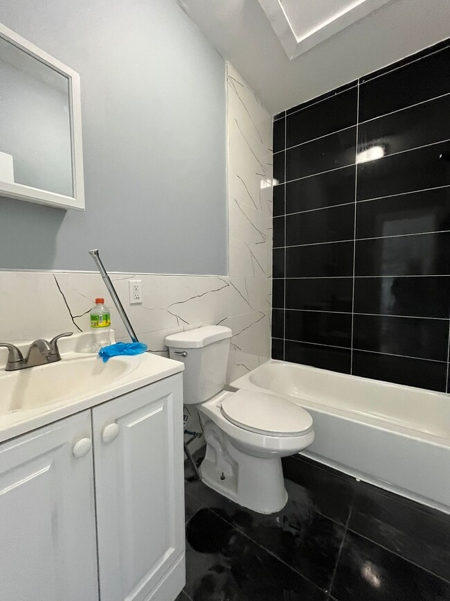 Building Photo - 170 Fulton Ave