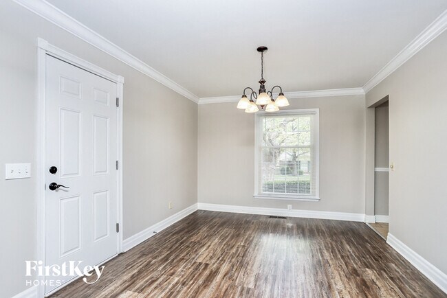Building Photo - 2905 Blanchette Dr