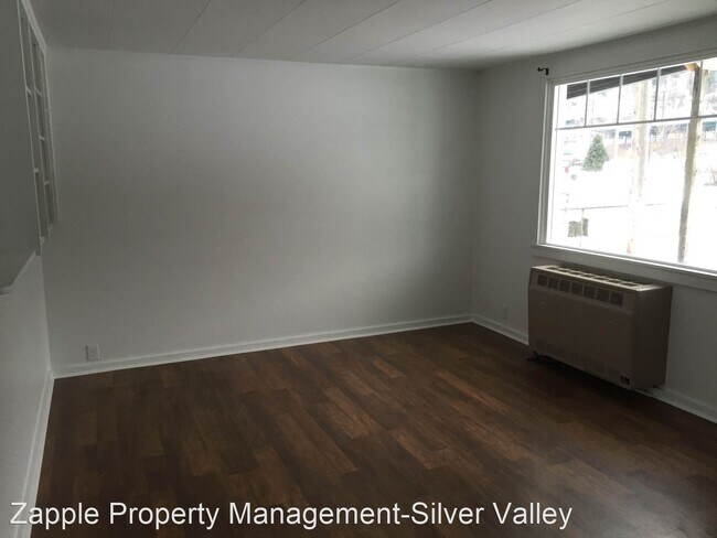 Building Photo - 1 br, 1 bath House - 462 Railroad Ave.