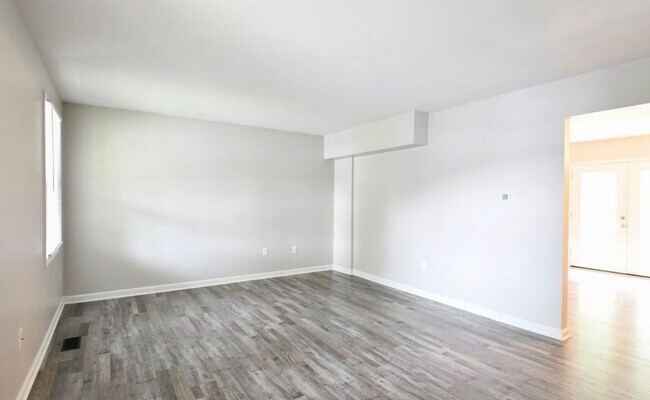 Foto del edificio - 5122 Redbud Rd