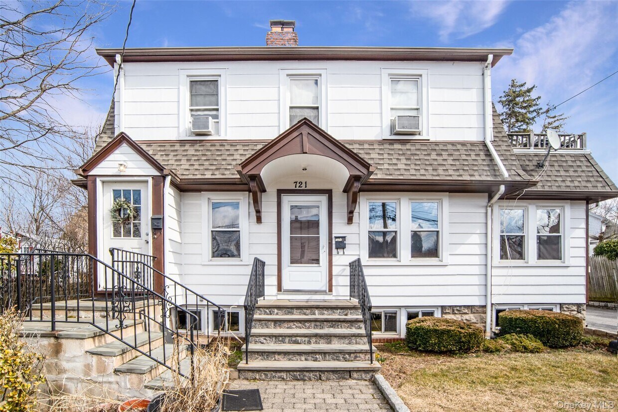 Foto principal - 721 River St