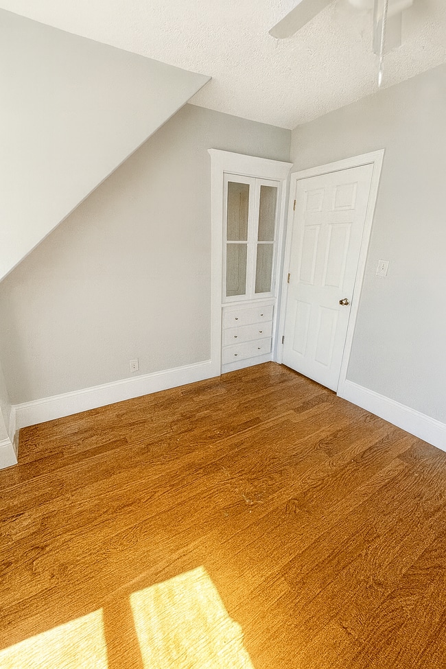 Building Photo - 42 Raddin Grove Ave