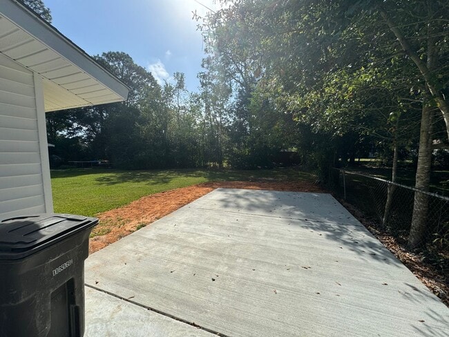 Building Photo - 3 Bedroom home located in the Golf Cart District of Ocean Springs