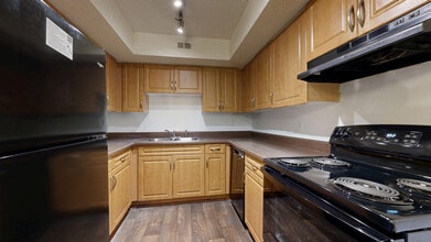 Interior Photo - Brookridge