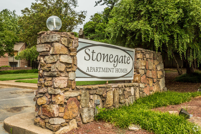 Foto del edificio - Stonegate Apartments