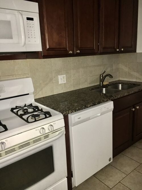Foto del edificio - 2300 W Sunnyside Ave