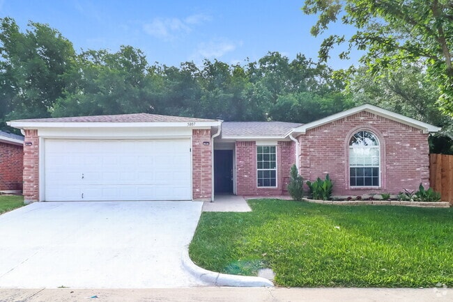 Building Photo - 5807 Diamond Oaks Ct