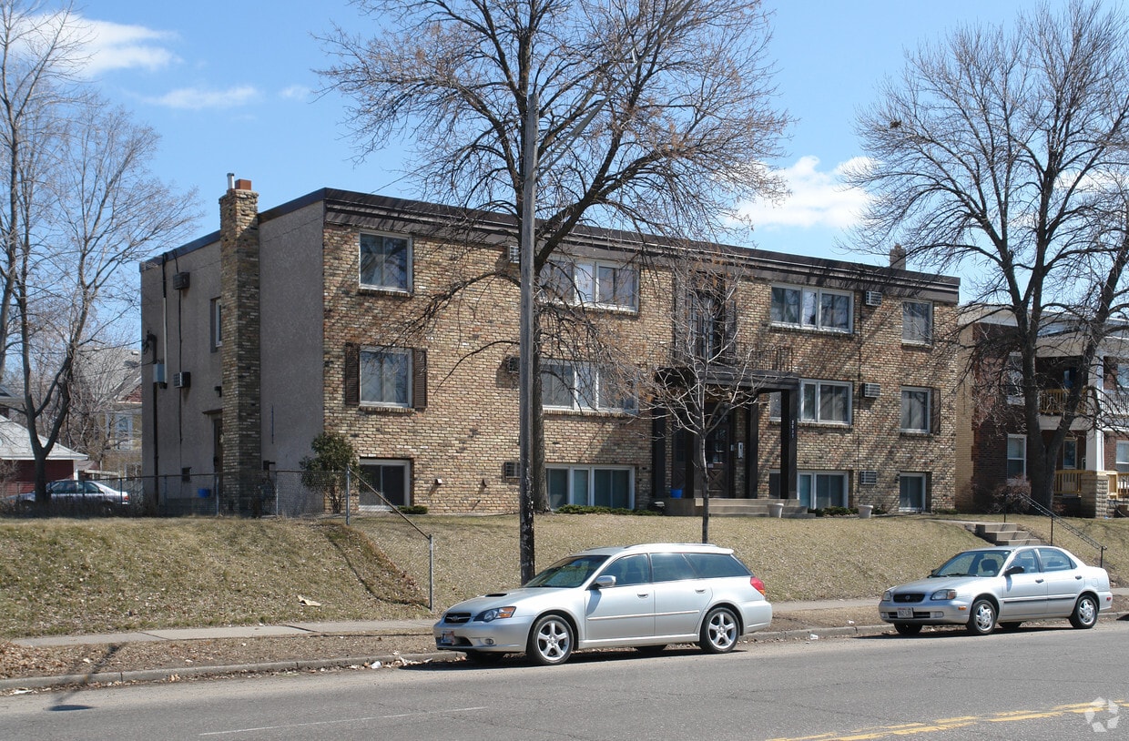 Building Photo - 2637 Lyndale Ave S