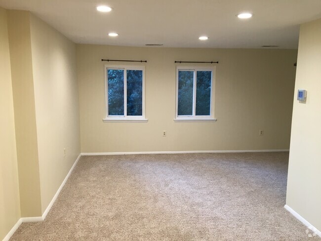 Building Photo - 1804 Snow Meadow Ln