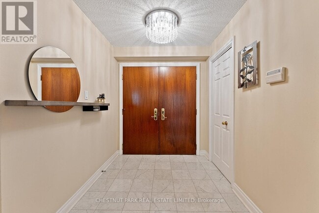 Building Photo - 215-215 The Donway W