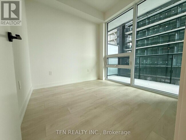 Photo du bâtiment - 127 Broadway Ave