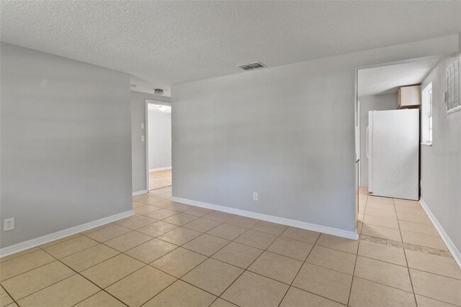 Building Photo - 7313 N Dartmouth Ave