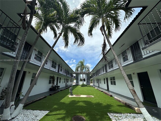 Foto del edificio - 2500 Johnson St