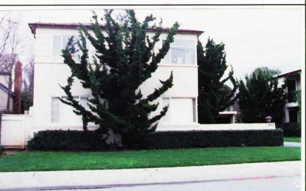 Building Photo - 835 Fremont St