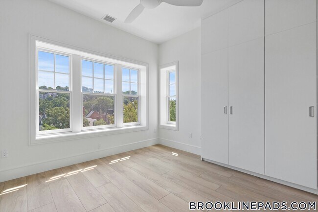 Foto del edificio - 1578 Beacon St