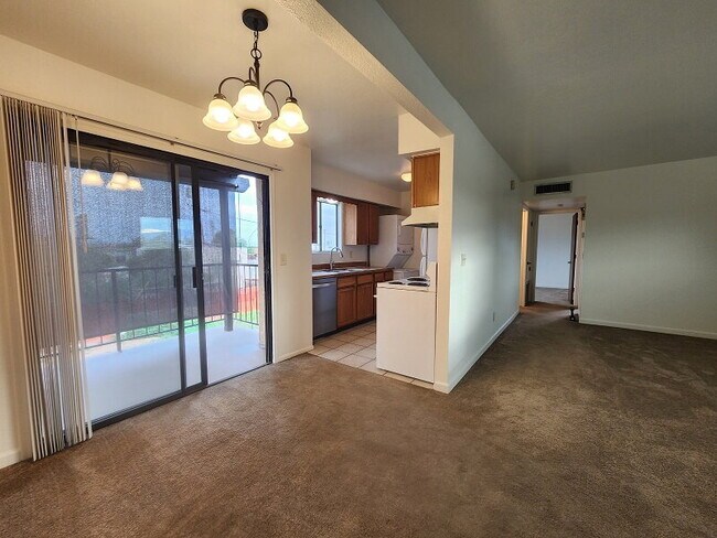 Foto del edificio - 2BR 1 Ba Upstairs Apartment in Midtown Tucson