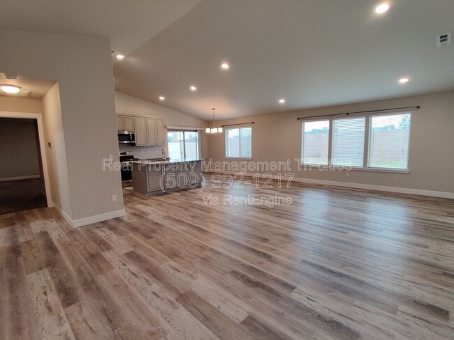 Building Photo - 8209 Coldwater Dr
