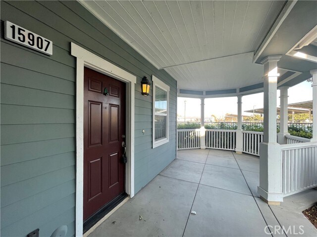 Building Photo - 15907 Fountain Ln