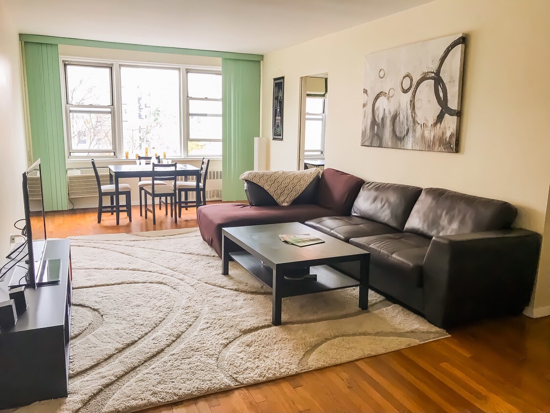 Sala de estar - 3475 Greystone Ave