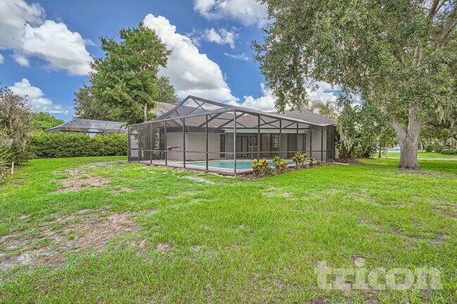 Building Photo - 598 Waterford Cir W