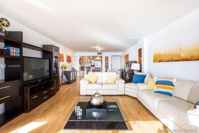 Building Photo - 2201 S Ocean Dr