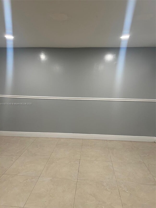 Foto del edificio - 3800 NW 197th St
