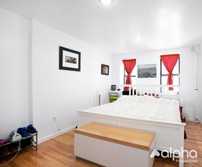 Building Photo - 3 bedroom in NEW YORK NY 10029
