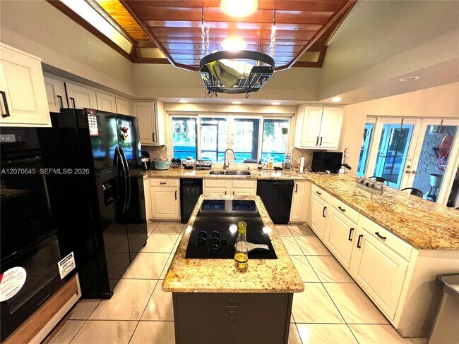 Foto del edificio - 297 NW 104th Ave