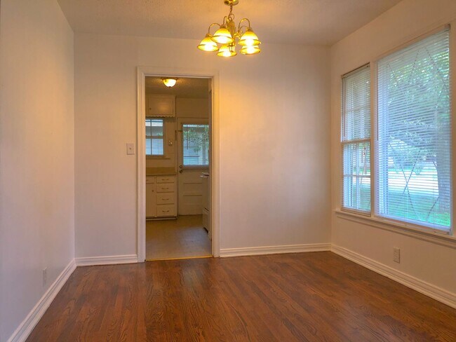 Foto del edificio - Now Available! Charming 2 Bed | 1 Bath Home in Cleburne