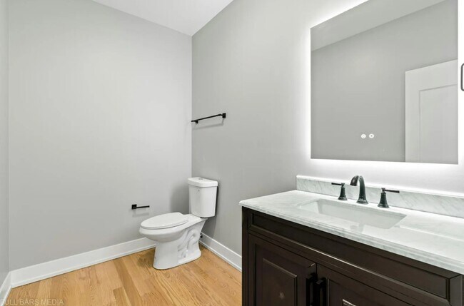 Foto del edificio - 4016 Faith Ln