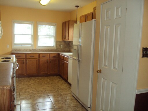 Building Photo - 510 Tioga Rd