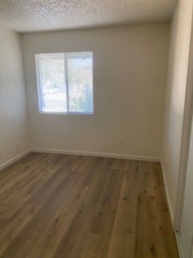 Foto del edificio - 800 Dogwood Cir
