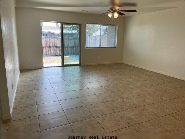 Foto del edificio - 4469 N Miner Rd