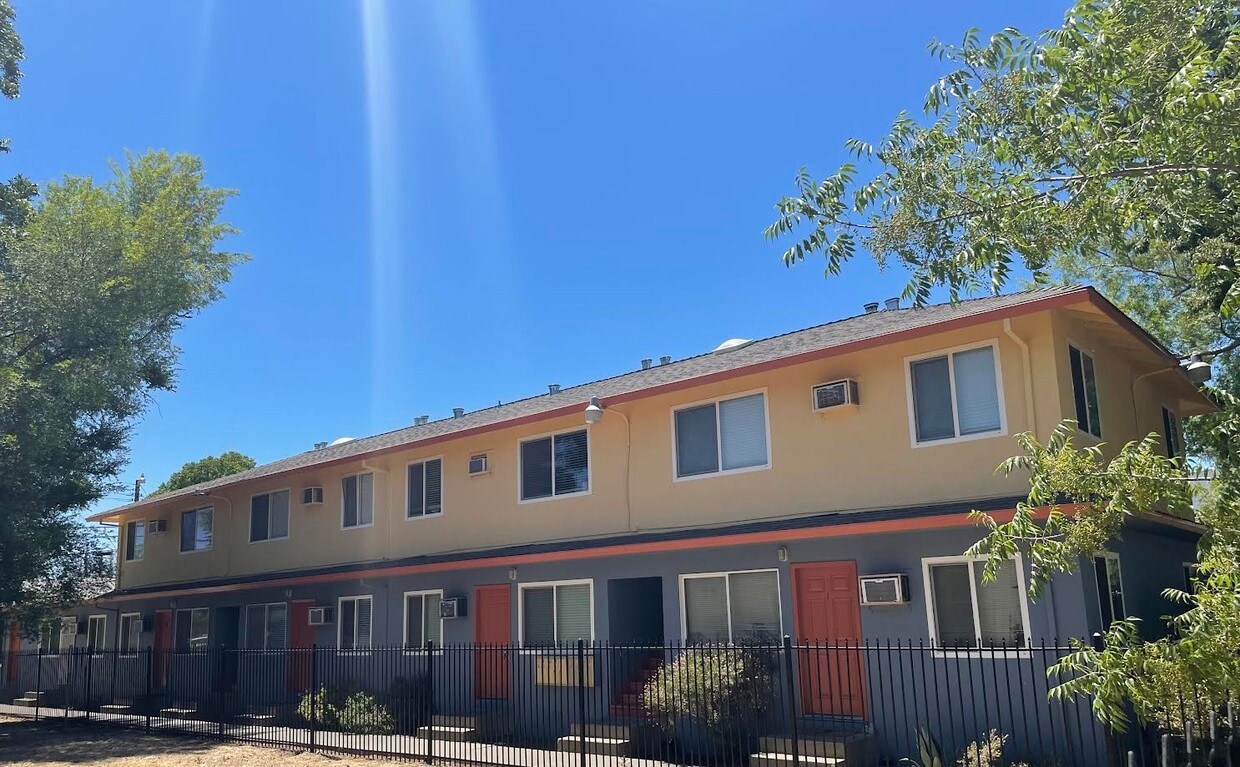 Foto principal - 3110 W St