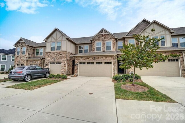 Foto del edificio - 5822 Clan MacLaine Dr