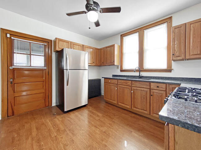 Foto del edificio - 5619 W Ainslie St