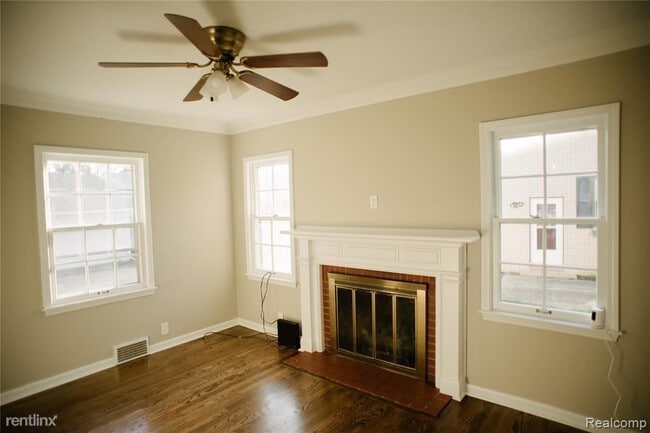 Building Photo - 5 br, 3 bath House - 2211 Colfax Ave
