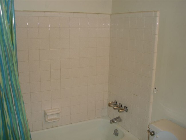 Building Photo - 4142 Oak Park Dr SE