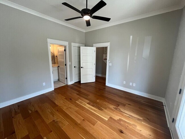 Foto del edificio - 121 Lucile St