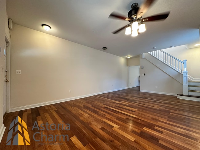 Building Photo - Live in Comfort: Spacious 3 Bedroom 2 Bath...