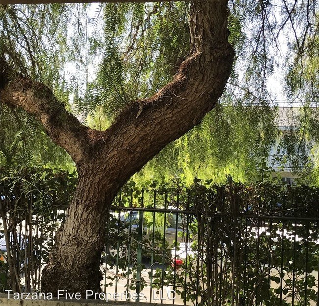 Foto del edificio - 6210 Reseda Blvd