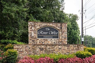 Building Photo - 4248 River Green Dr NW