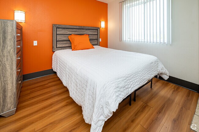 Estudio Deluxe, 1BA - 286SF2 - Dormitorio principal - Siegel Select New Orleans