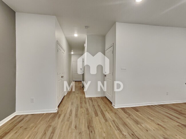 Building Photo - 1203 Boxwood Ln