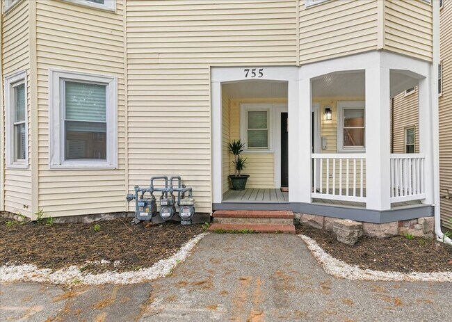 Building Photo - 755 Boylston St