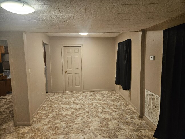 Foto del edificio - 321 W Elm St