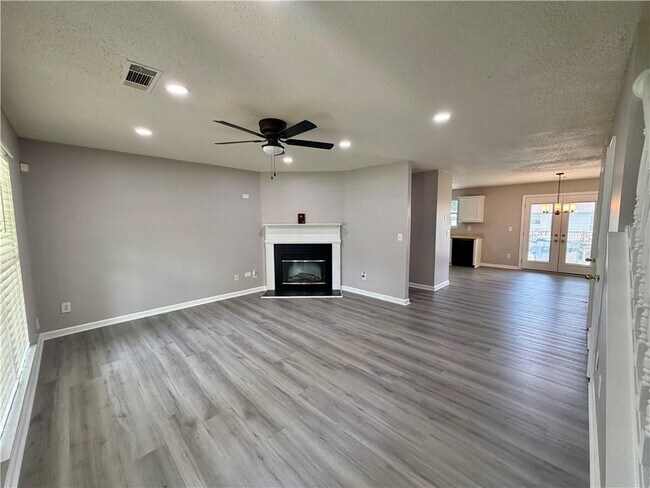 Foto del edificio - 3354 Waggoner Ln