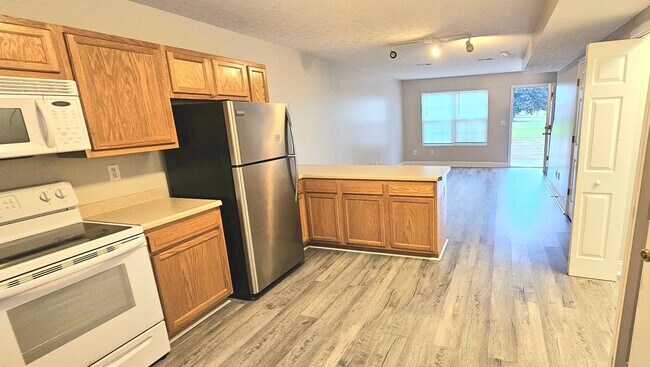 Building Photo - 441 Impala Dr