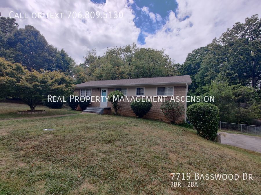 Primary Photo - Perfect Home in Chattanooga!